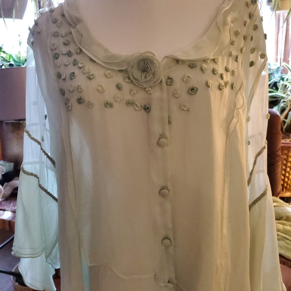 NATIVA Gorgeous Floral Blouse